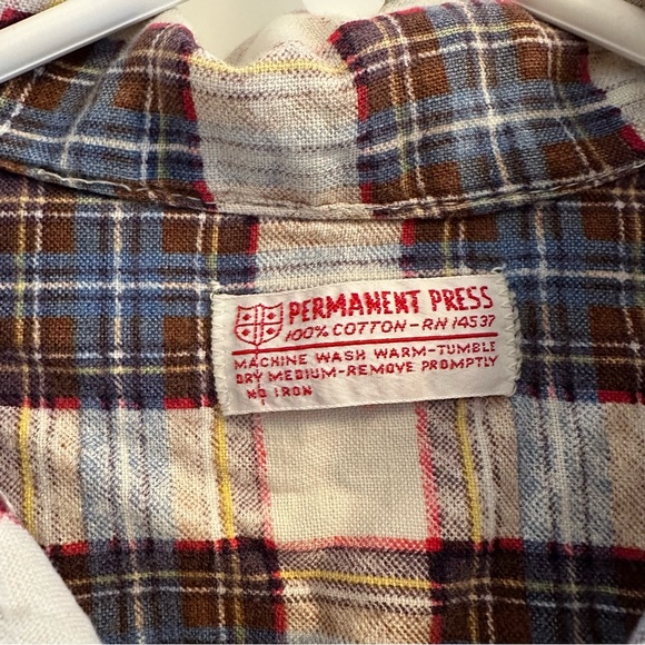 Vintage plaid button down long sleeve - Picture 10 of 10